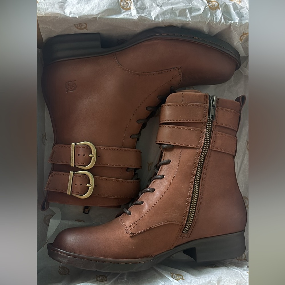 Brand New Born Camryn boots Brown Women’s